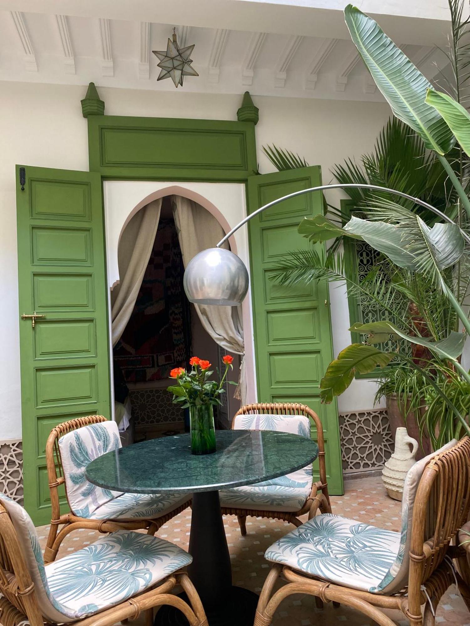 مراكش Riad Dar Adal Exclusivite 2 A 6 Personnes Petit Dejeuner Compris Place Jemaa El Fna المظهر الخارجي الصورة
