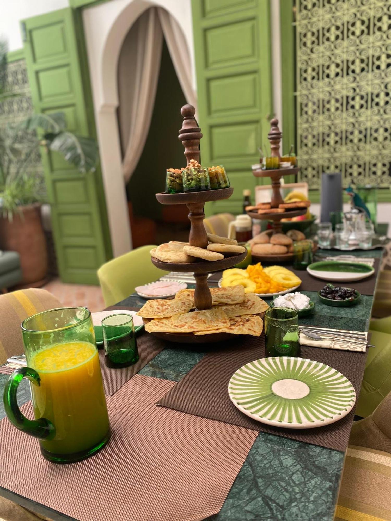 مراكش Riad Dar Adal Exclusivite 2 A 6 Personnes Petit Dejeuner Compris Place Jemaa El Fna المظهر الخارجي الصورة